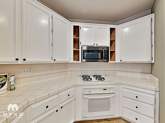 5th image of 133 Bridgeway Ct