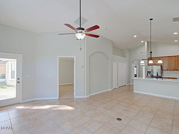 4th image of 117 Gladesdown Ct