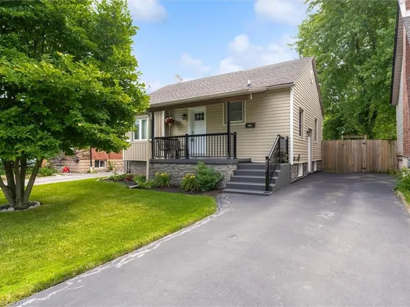 722 Burgess Ave, Hamilton, ON L8H 6J4