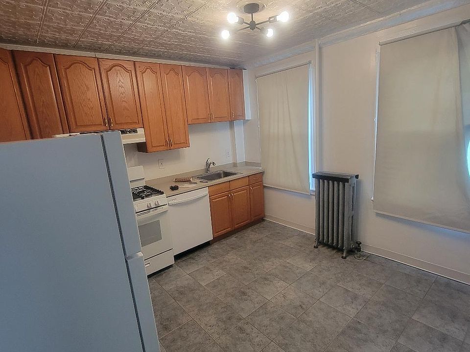 2nd image of 30 S 4th Ave Floor 2