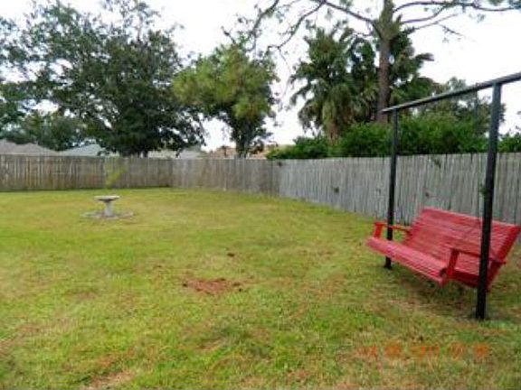3rd image of 404 Oaklawn Dr
