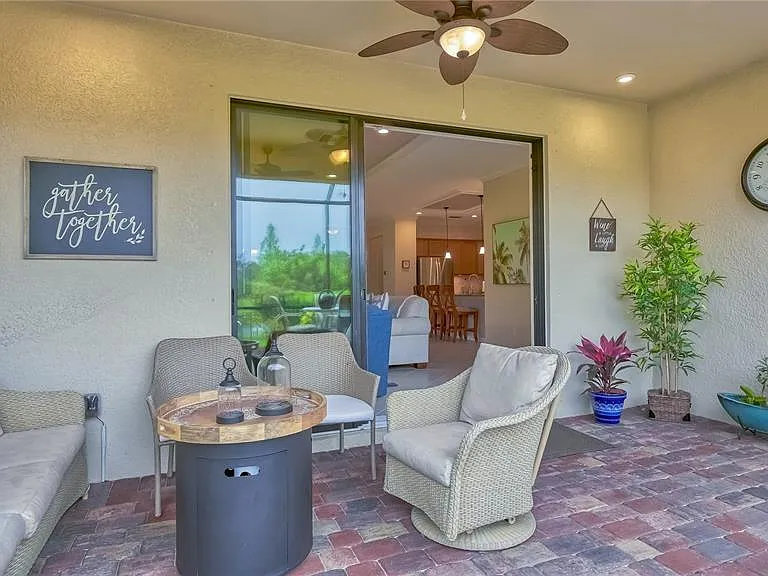 6888 Willowshire Way — Photo 12