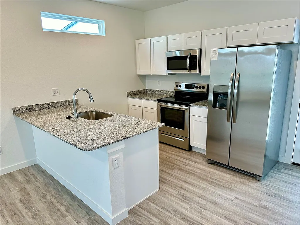 2 bed, 2.5 bath, 1250 sqft, $1,400 — Photo 3