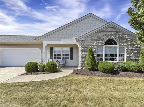 156 Arrow Ct, Elyria, OH 44035