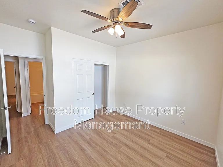 1701 Sycamore Ave #A — Photo 21