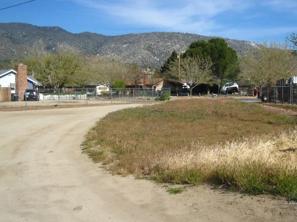 Mayfair Rd, Lake Isabella, CA 93240