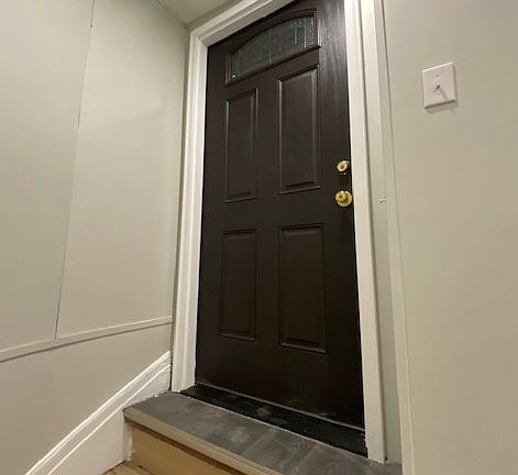 2nd image of 1924 E Genesee St #4