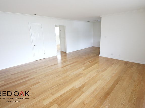 2nd image of 14047 Moorpark St #7