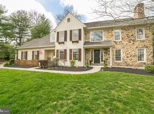 880 Springbank Ln, Wayne, PA 19087