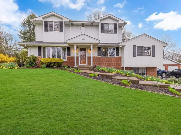 125 Summers Dr, Beaver Falls, PA 15010