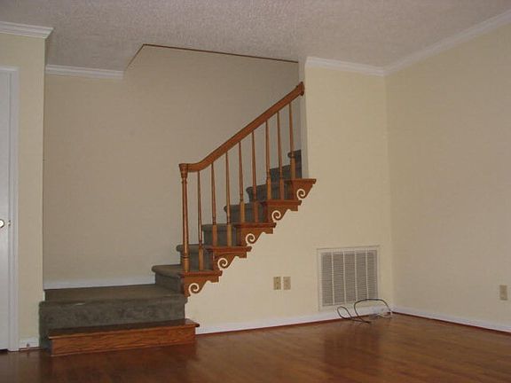 3rd image of 805 Edgemont North St Unit 5