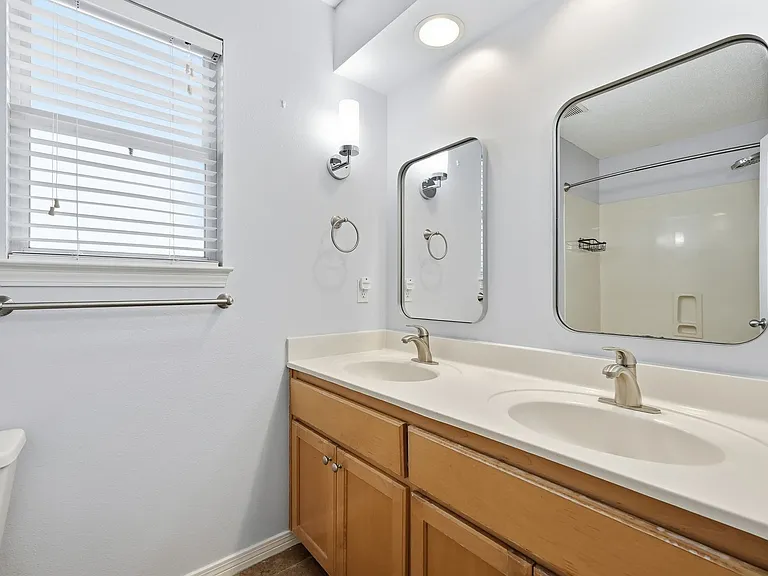 1651 Northridge Rd — Photo 38