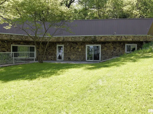 23442 Oakford Rd, Chandlerville, IL 62627