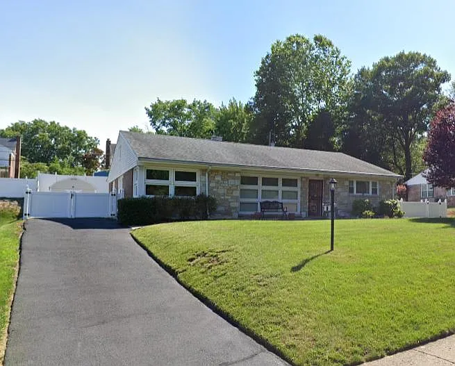 8 Edgemoor Rd