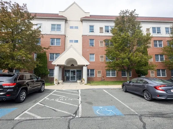 20 Heaths Ct APT 102, Lynn, MA 01905