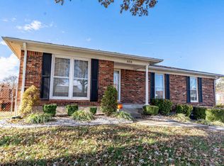 5214 Matterhorn Dr, Louisville, KY 40216