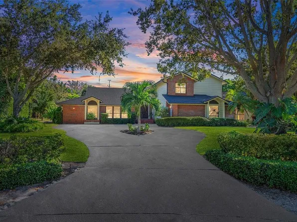 2371 Landings Cir, Bradenton, FL 34209