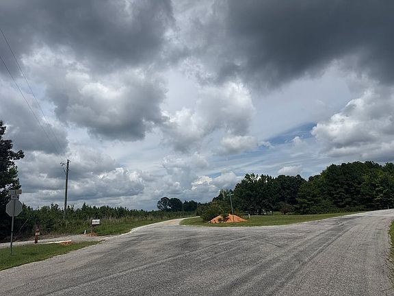 4th image of 541 Jerusalem Rd