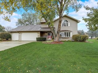 585 Cherry Wood Dr, Oregon, WI 53575