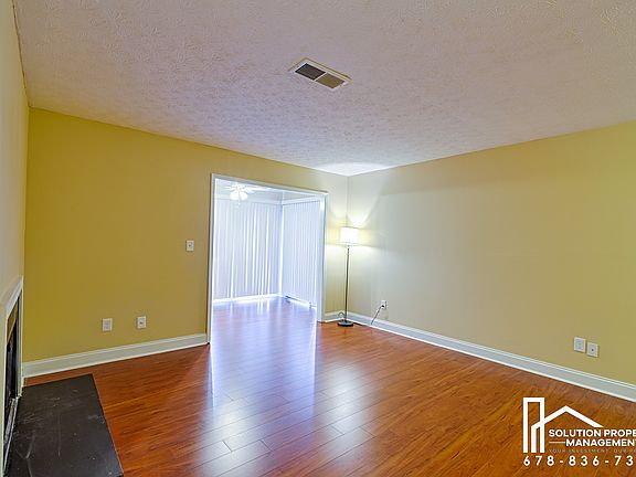 3rd image of 1808 Augusta Dr