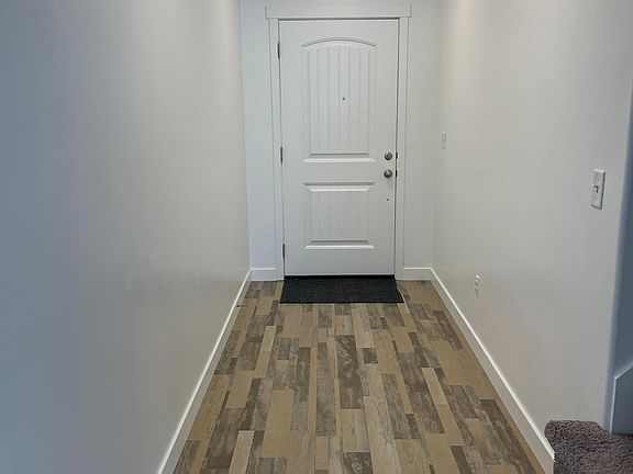 2nd image of 82 E Sawmill Row