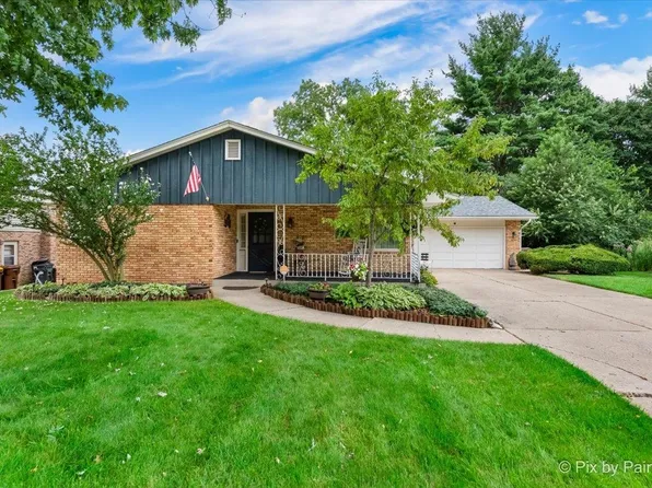 2250 McRae Ct, Rockford, IL 61107