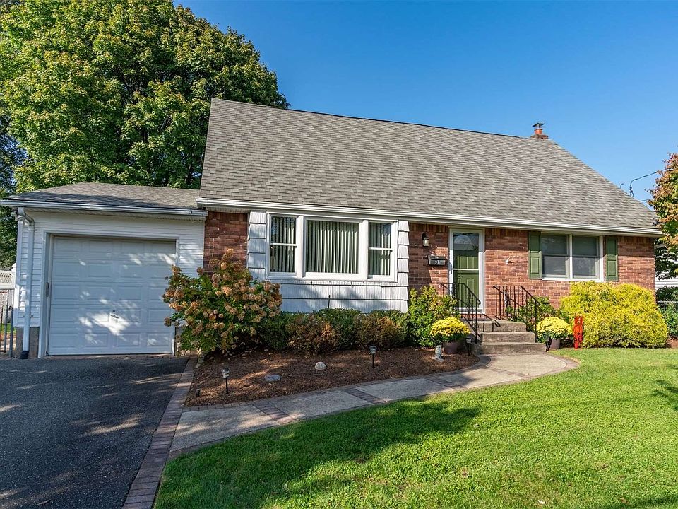 97 Twinlawns Avenue, Hicksville, NY 11801 Zillow
