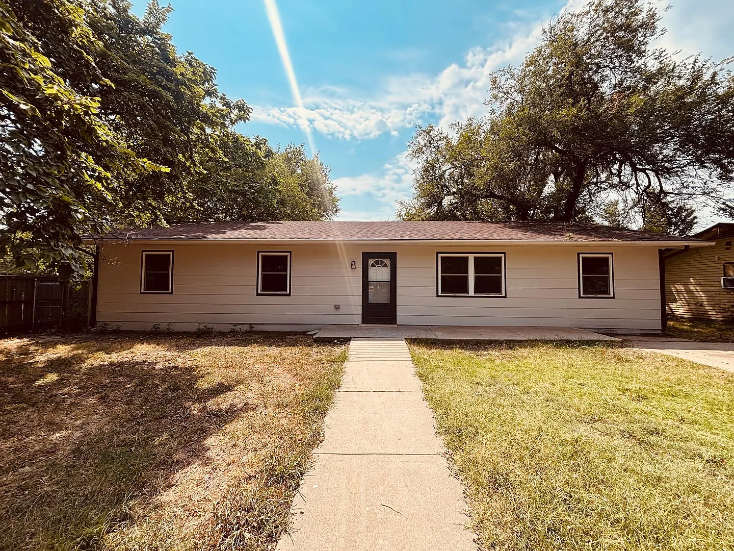 Fully Updated 4-Bedroom Home Move-In Ready! — Photo 1