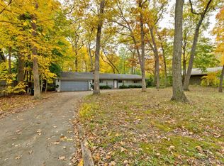 249 E Sheridan Rd, Lake Bluff, IL 60044