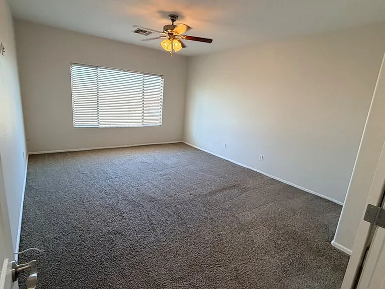 22156 N Sunset Dr — Photo 3