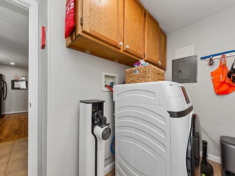 121 Elmlinger Dr — Photo 11