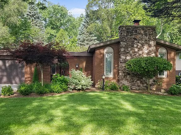 2nd image of 8134 Oakwood Ave
