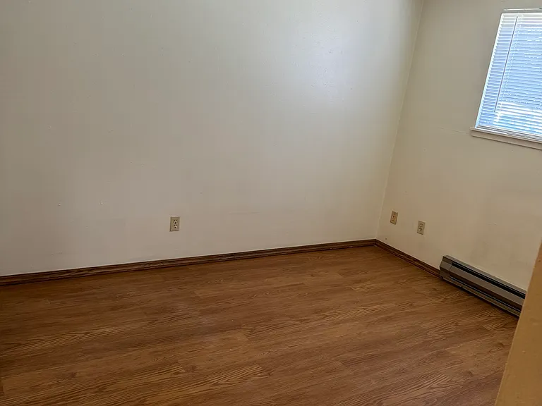 629 SE Franklin St #2 — Photo 4