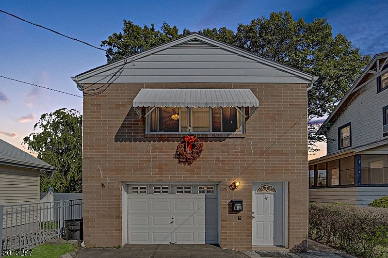 1st image of 442 DEWITT AVE