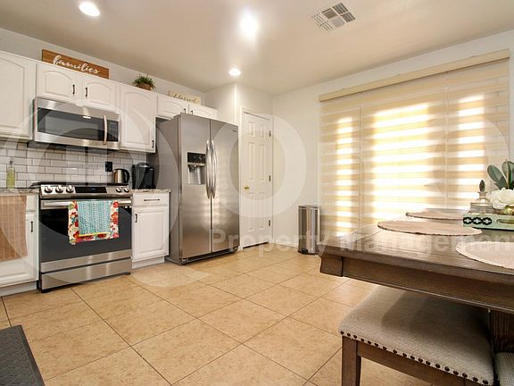 5th image of 263 E Mountain Alder St