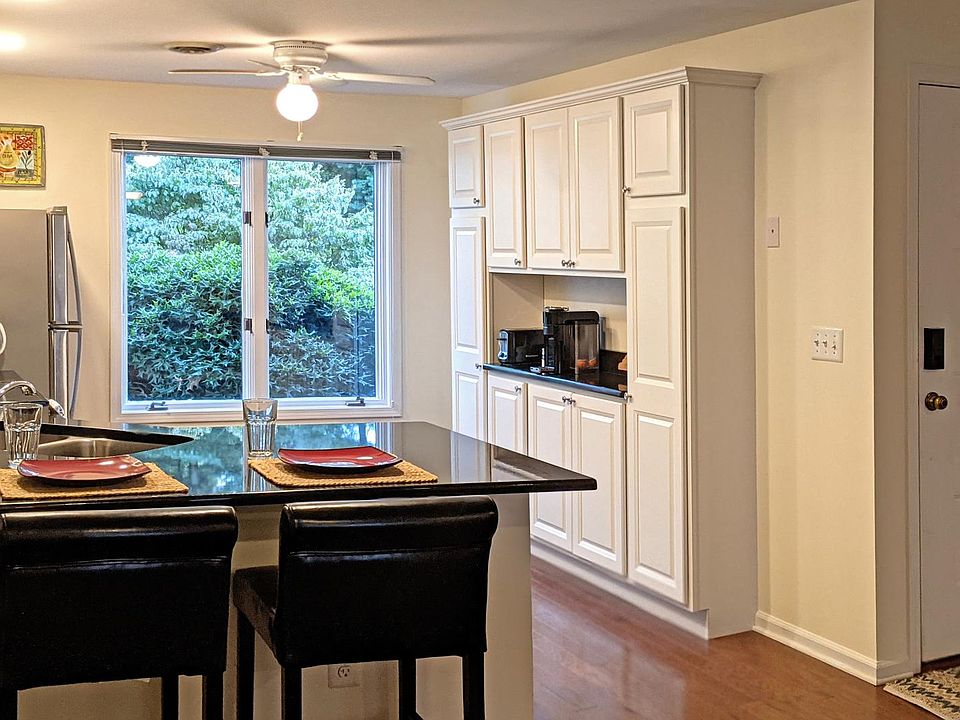 1st image of 100 Wonderland Dr APT 2B