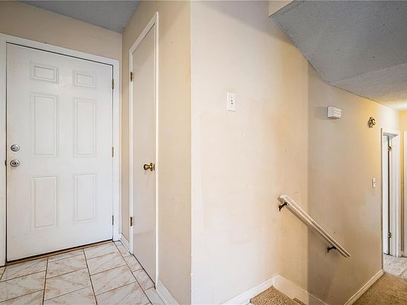 2nd image of 1830 Highwood Dr