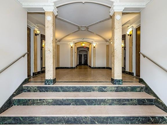 2nd image of 5616 Pershing Ave APT 63
