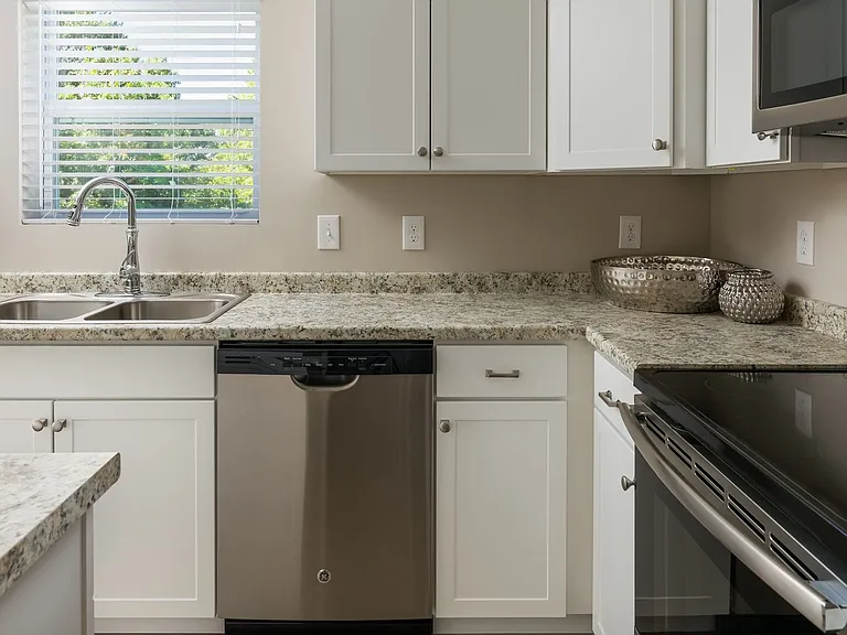 10148 Castle Creek Cir — Photo 5