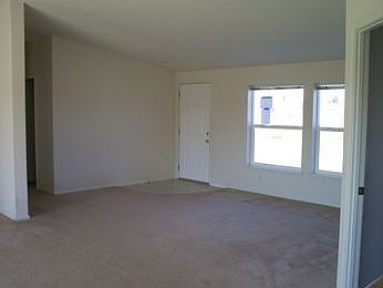 3rd image of 200 E Garnet Ave