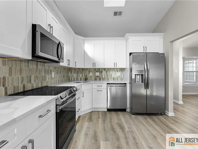 13 Canterbury Dr #13E — Photo 7