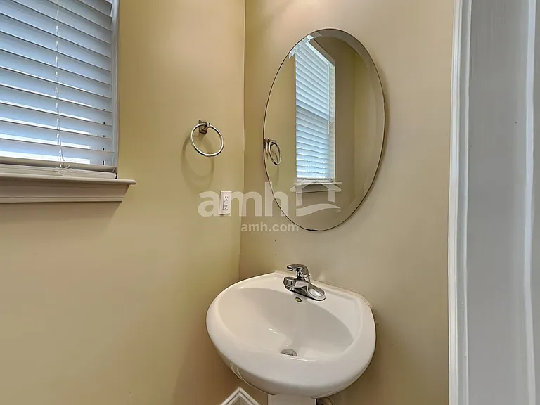 126 Diploma Dr — Photo 9