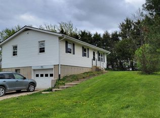 31266 Lacquer Ave, Macon, MO 63552