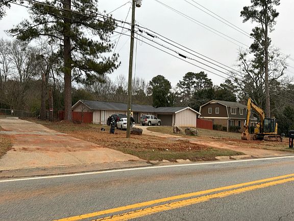 3rd image of 2294 Fairview Rd SE