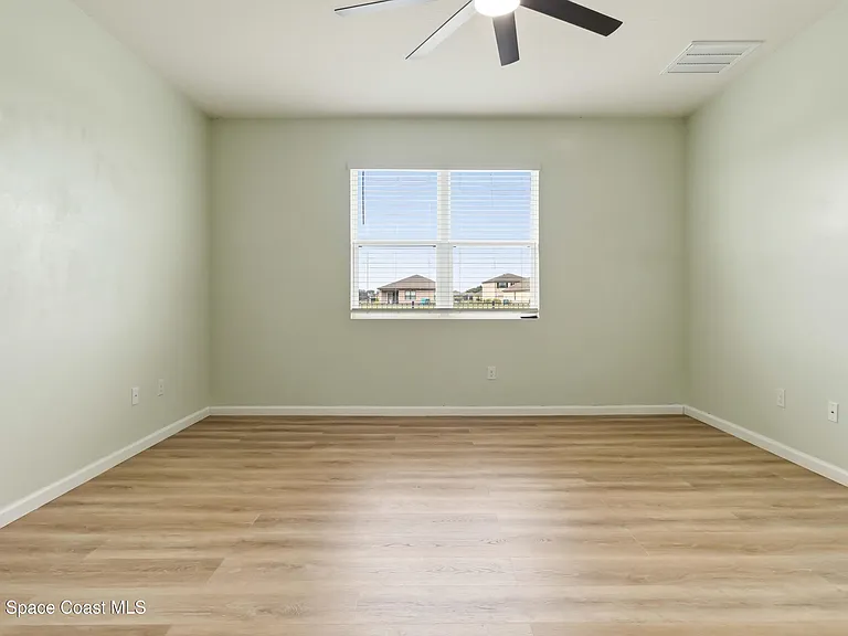 5349 Waterfall Pl — Photo 24