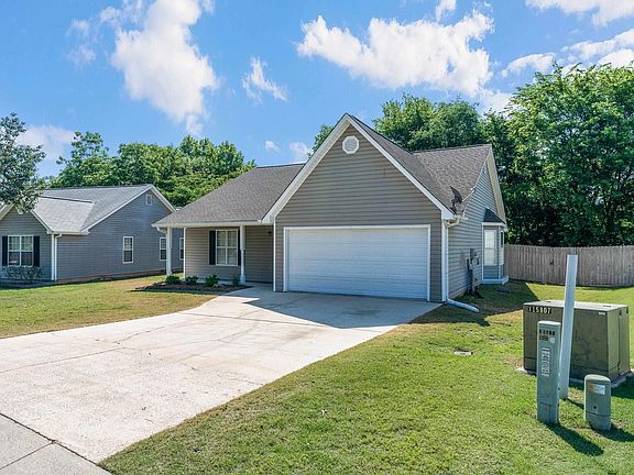 3rd image of 1199 King Arthur Ct