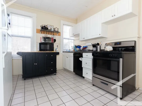 21 Bennett St, Boston, MA 02135