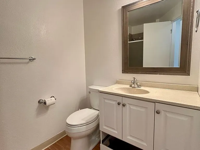 1732 Cambridge Dr — Photo 17