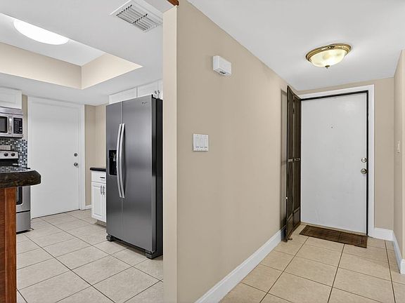 5th image of 1780 NE 39th Ct APT 901
