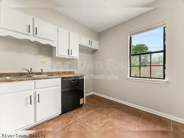 4585 Berrypick Ln S — Photo 11